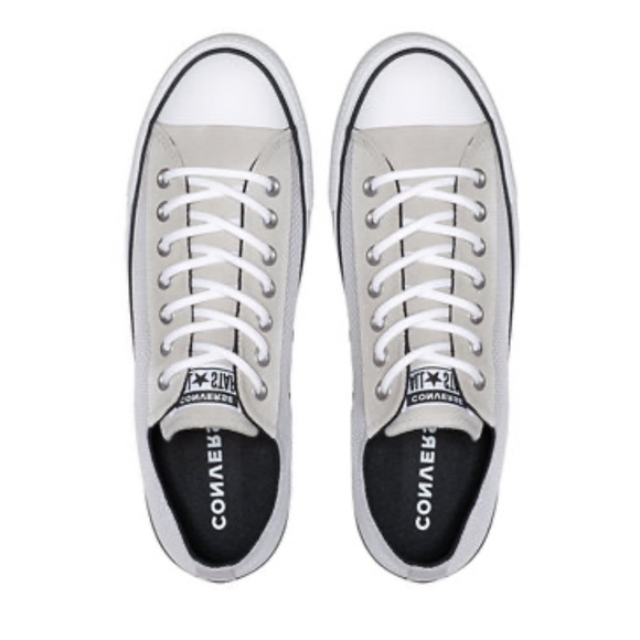 CONVERSE Chuck Taylor All Stars Sneakers NIB - Picture 2 of 10